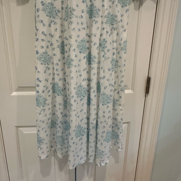 India Amory mid length dress worn 2 times. great details. short puff sleeves - Picture 9 of 10